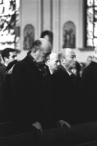 New York, Funerali di Luigi Antonini, Presidente del Consiglio italo-americano del lavoro. Corona del Presidente della Repubblica Giuseppe Saragat.