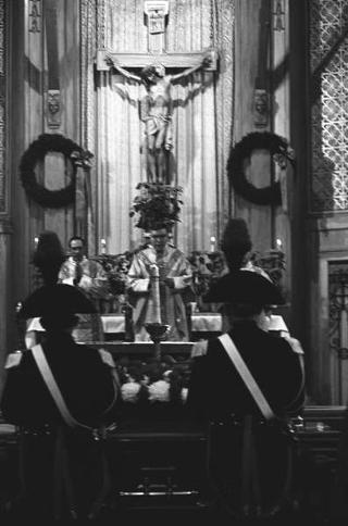 New York, Funerali di Luigi Antonini, Presidente del Consiglio italo-americano del lavoro. Corona del Presidente della Repubblica Giuseppe Saragat.