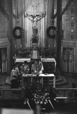 New York, Funerali di Luigi Antonini, Presidente del Consiglio italo-americano del lavoro. Corona del Presidente della Repubblica Giuseppe Saragat.