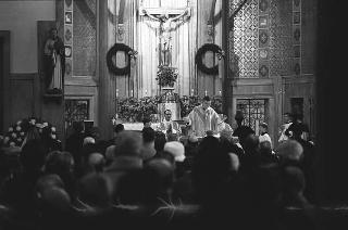 New York, Funerali di Luigi Antonini, Presidente del Consiglio italo-americano del lavoro. Corona del Presidente della Repubblica Giuseppe Saragat.