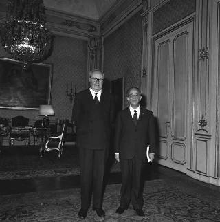 Carlo Barbieri con l'editore Carlo Alberto Cappelli,in visita dal Presidente della Repubblica Giuseppe Saragat per fare omaggio di un suo libro sulla "Storia del giornalismo negli Stati Uniti d'America"