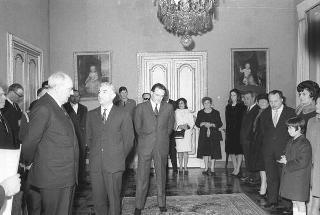 Giuseppe Fucà, Presidente dell'Unione italiana ciechi, con i dirigenti nazionali e gli alunni vincitori di borse di studio istituite dall'Unione in udienza dal Presidente della Repubblica Giuseppe Saragat