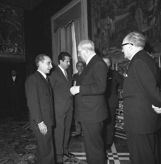 Avv. Giacinto Froggio Francica, Presidente del "Brutium", con i componenti il Comitato direttivo e gli esponenti delle comunità calabresi nel mondo, in occasione della 3^ edizione della "Festa dei calabresi nel mondo"