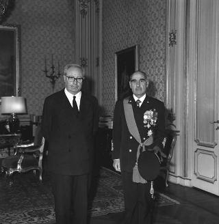 Il Presidente della Repubblica Giuseppe Saragat con Ammiraglio di Squadra Gino Birindelli, nuovo Comandante in Capo della Squadra Navale