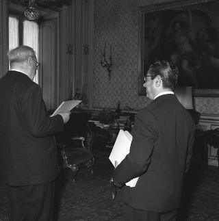 Il Presidente della Repubblica Giuseppe Saragat con l'avv. Michele Pandolfo, Presidente dell'ENIT