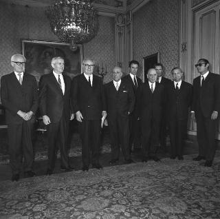 Il Presidente della Repubblica Giuseppe Saragat riceve in udienza Alessandro Rossi Fanelli, accademico nazionale dei Lincei, con le autorità italiane e americane per la ratifica di un accordo di collaborazione scientifica italo-americana