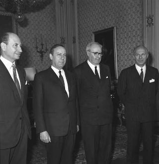 Il Presidente della Repubblica Giuseppe Saragat riceve in udienza Michel Debrè, Ministro degli affari esteri di Francia, accompagnato dagli ambasciatori di Francia a Roma e d'Italia a Parigi