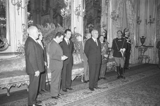 Il Presidente della Repubblica Giuseppe Saragat incontra  il sen. Dante Schietroma, Sottosegretario di Stato all'industria e commercio, con Bruno Cremona, Presidente dell'Associazione nazionale dei fabbricanti di giocattoli, e i partecipanti al Congresso europeo dell'Associazione