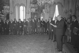 Il Presidente della Repubblica Giuseppe Saragat incontra  il sen. Dante Schietroma, Sottosegretario di Stato all'industria e commercio, con Bruno Cremona, Presidente dell'Associazione nazionale dei fabbricanti di giocattoli, e i partecipanti al Congresso europeo dell'Associazione