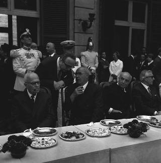 Ricevimento offerto dal Presidente della Repubblica Giuseppe Saragat in occasione dell'anniversario della Fondazione della Repubblica