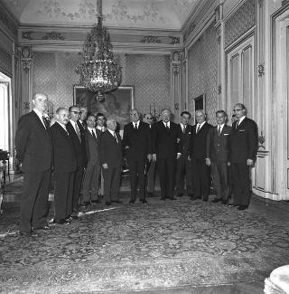 Il Presidente della Repubblica Giuseppe Saragat riceve in visita di omaggio Luciano Jona, Presidente dell'Istituto Bancario S. Paolo di Torino, con gli amministratori e i componenti la Direzione generale