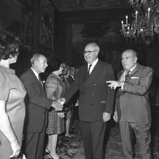 Il Presidente della Repubblica Giuseppe Saragat  con Salvatore Noto, nuovo Segretario generale della Locale 89,  e Giuseppe Lupis, Ministro della marina mercantile