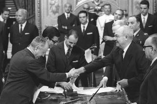 Il Presidente della Repubblica Giuseppe Saragat  durante la cerimonia di Giuramento dei ministri del II Governo Rumor