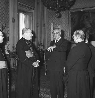Il Presidente della Repubblica Giuseppe Saragat  con Sua Eminenza Reverendissima il Cardinale Sebastiano Baggio per il giuramento di rito
