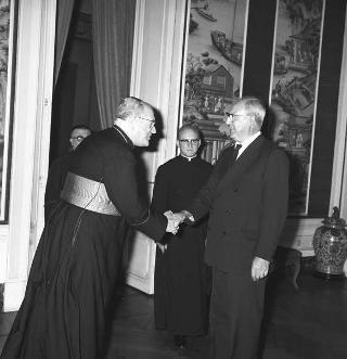 Il Presidente della Repubblica Giuseppe Saragat  con Sua Eminenza Reverendissima il Cardinale Sebastiano Baggio per il giuramento di rito