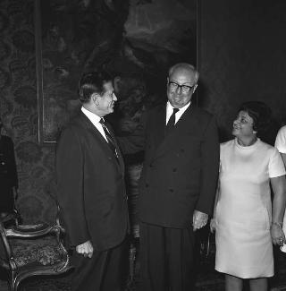 Udienza del Presidente della Repubblica Giuseppe Saragat con John Volpe Ministro dei trasporti degli Stati Uniti e colazione offerta in suo onore