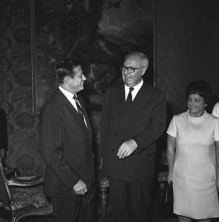 Udienza del Presidente della Repubblica Giuseppe Saragat con John Volpe Ministro dei trasporti degli Stati Uniti e colazione offerta in suo onore