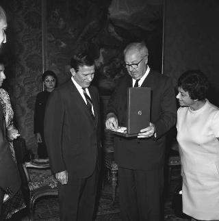 Udienza del Presidente della Repubblica Giuseppe Saragat con John Volpe Ministro dei trasporti degli Stati Uniti e colazione offerta in suo onore