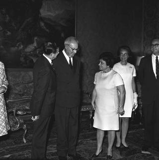 Udienza del Presidente della Repubblica Giuseppe Saragat con John Volpe Ministro dei trasporti degli Stati Uniti e colazione offerta in suo onore