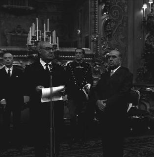 Sen. Giacinto Bosco, Ministro delle finanze, con gli Intendenti di finanza, nel primo centenario dell'istituzione delle Intendenze di finanza