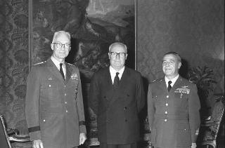 Gen. Andrew J. Goodpaster, nuovo comndante delle forze alleate in Europa: visita di presentazione
