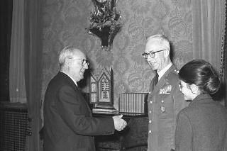 Gen. Andrew J. Goodpaster, nuovo comndante delle forze alleate in Europa: visita di presentazione