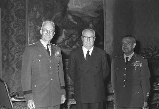 Gen. Andrew J. Goodpaster, nuovo comndante delle forze alleate in Europa: visita di presentazione