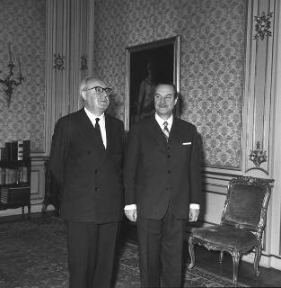 Il Presidente della Repubblica Giuseppe Saragat con Alberto Bemporad, Sottosegretario di Stato per gli affari esteri