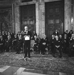 Il Presidente della Repubblica Giuseppe Saragat durante la Celebrazione del XXV anniversario della Liberazione