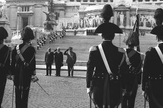 Deposizione di una corona d'alloro alla tomba del Milite Ignoto, rassegna delle truppe schierate lungo il percorso della parata militare, in occasione della Festa della Repubblica