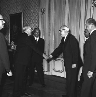 Il Presidente della Repubblica Giuseppe Saragat incontra  Abba Eban, Ministro degli affari esteri di Israele, con l'on. Aldo Moro, Ministro degli esteri