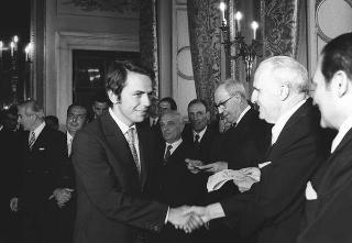 Il Presidente della Repubblica Giuseppe Saragat consegna di borse di studio per le migliori tesi sulla Costituzione repubblicana, con l'intervento dei Presidenti dei due rami del Parlamento e del Presidente del Comitato esecutivo per le celebrazioni del XX anniversario dell'Assemblea Costituente, Gaspare Ambrosini