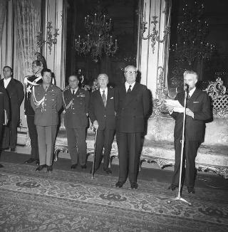 Il Presidente della Repubblica Giuseppe Saragat riceve in udienza Enrico Ghio, Presidente dell'Unione nazionale Comuni ed Enti montani, con i componenti il Consiglio nazionale dell'Unione