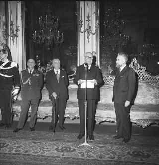 Il Presidente della Repubblica Giuseppe Saragat riceve in udienza Enrico Ghio, Presidente dell'Unione nazionale Comuni ed Enti montani, con i componenti il Consiglio nazionale dell'Unione