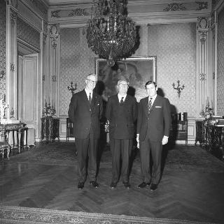 Il Presidente della Repubblica Giuseppe Saragat riceve in udienza Sir Eric Drake, Presidente del Gruppo British Petroleum, con Ernst Holzer, amministratore delegato della B.P. italiana