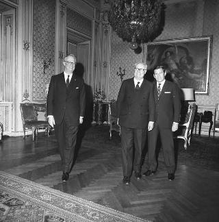 Il Presidente della Repubblica Giuseppe Saragat riceve in udienza Sir Eric Drake, Presidente del Gruppo British Petroleum, con Ernst Holzer, amministratore delegato della B.P. italiana