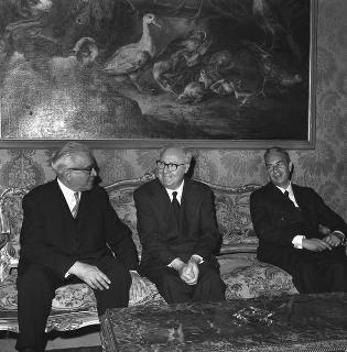 Incontro del Presidente della Repubblica Giuseppe Saragat con Janos Peter, Ministro degli affari esteri di Ungheria, accompagnato da Aldo Moro, Ministro degli affari esteri