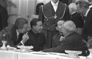 Giardini del Quirinale, ricevimento offerto dal Presidente della Repubblica Giuseppe Saragat al Corpo Diplomatico in occasione della Festa della Repubblica