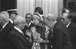 Giardini del Quirinale, ricevimento offerto dal Presidente della Repubblica Giuseppe Saragat al Corpo Diplomatico in occasione della Festa della Repubblica