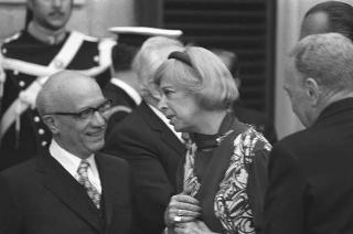Giardini del Quirinale, ricevimento offerto dal Presidente della Repubblica Giuseppe Saragat al Corpo Diplomatico in occasione della Festa della Repubblica