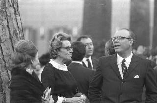 Giardini del Quirinale, ricevimento offerto dal Presidente della Repubblica Giuseppe Saragat al Corpo Diplomatico in occasione della Festa della Repubblica