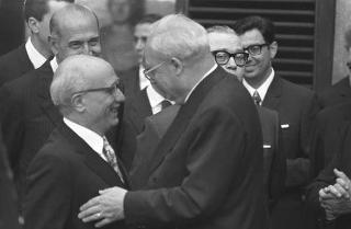 Giardini del Quirinale, ricevimento offerto dal Presidente della Repubblica Giuseppe Saragat al Corpo Diplomatico in occasione della Festa della Repubblica