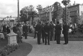 Giardini del Quirinale, ricevimento offerto dal Presidente della Repubblica Giuseppe Saragat al Corpo Diplomatico in occasione della Festa della Repubblica