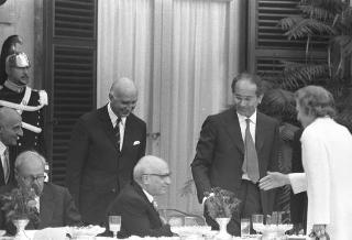 Giardini del Quirinale, ricevimento offerto dal Presidente della Repubblica Giuseppe Saragat al Corpo Diplomatico in occasione della Festa della Repubblica