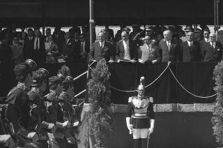 II Presidente della Repubblica Giuseppe Saragat durante la parata militare in occasione della Festa della Repubblica