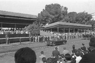 II Presidente della Repubblica Giuseppe Saragat durante la parata militare in occasione della Festa della Repubblica
