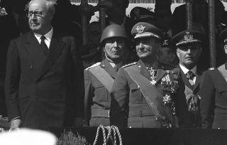 II Presidente della Repubblica Giuseppe Saragat durante la parata militare in occasione della Festa della Repubblica