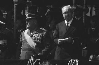 II Presidente della Repubblica Giuseppe Saragat durante la parata militare in occasione della Festa della Repubblica
