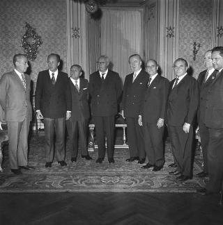 Il Presidente della Repubblica Giuseppe Saragat riceve in udienza l'on.Giuseppe Pella, con Giuliano Magnoni, Presidente del Comitato interconfederale per il turismo e i componenti il Comitato per fare omaggio del volume degli atti del Congresso sui problemi economici del turismo, con Gianmatteo Matteotti