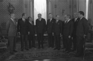 Il Presidente della Repubblica Giuseppe Saragat riceve in udienza l'on.Giuseppe Pella, con Giuliano Magnoni, Presidente del Comitato interconfederale per il turismo e i componenti il Comitato per fare omaggio del volume degli atti del Congresso sui problemi economici del turismo, con Gianmatteo Matteotti